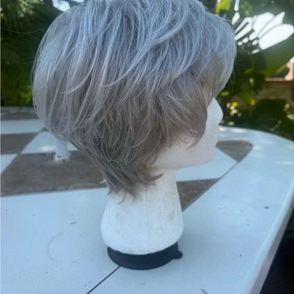 Henry Margu Women's Wig Silver Grey with longer nape - Picture 4 of 11